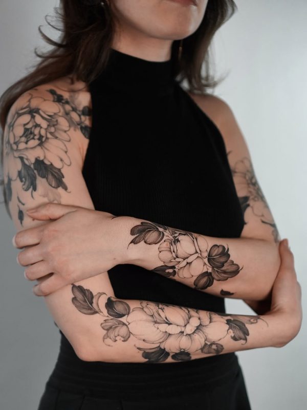 Floral Black Gray