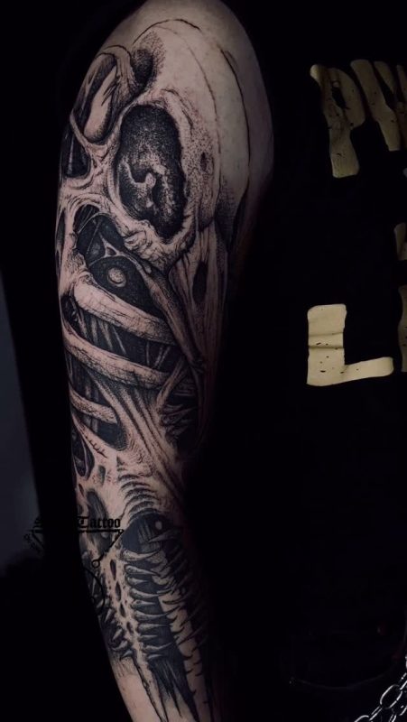 Skull Sleeve