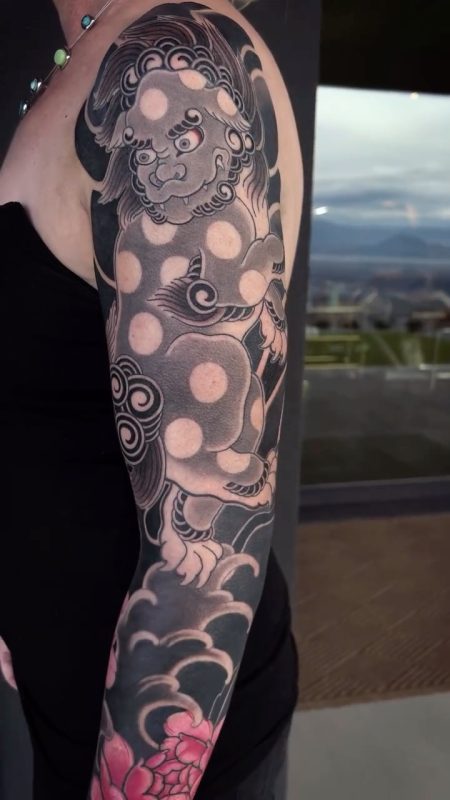 Foo Dog Sleeve