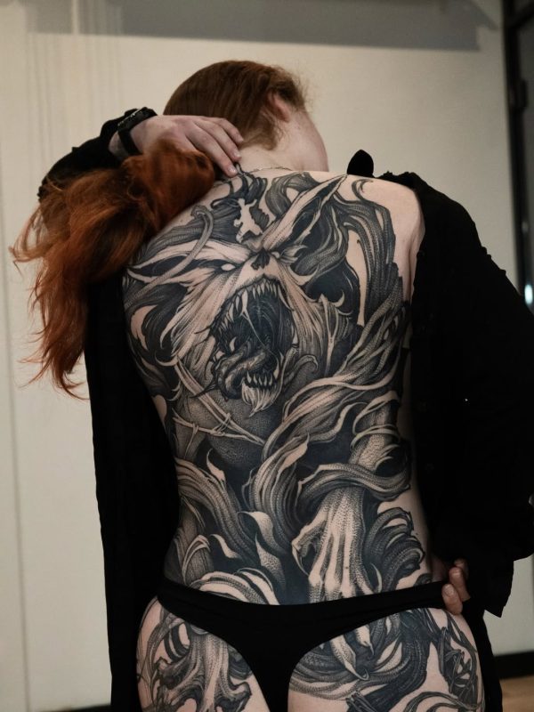 Dark Horror Back