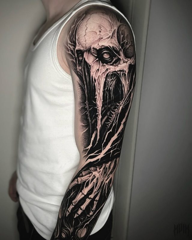 Skull Horror Sleeve