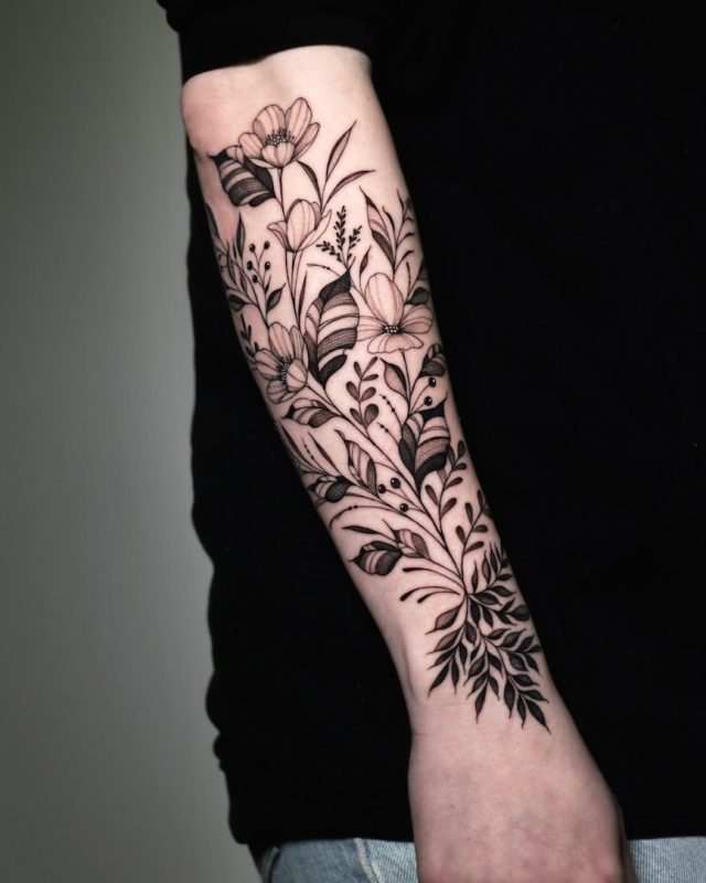 Floral black-gray