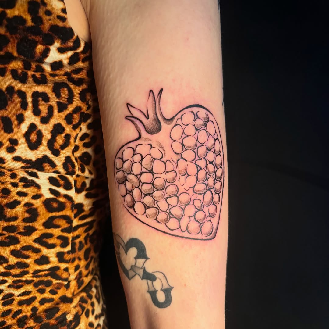 Pomegranate Outline