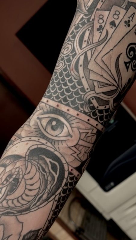Eye and Cards