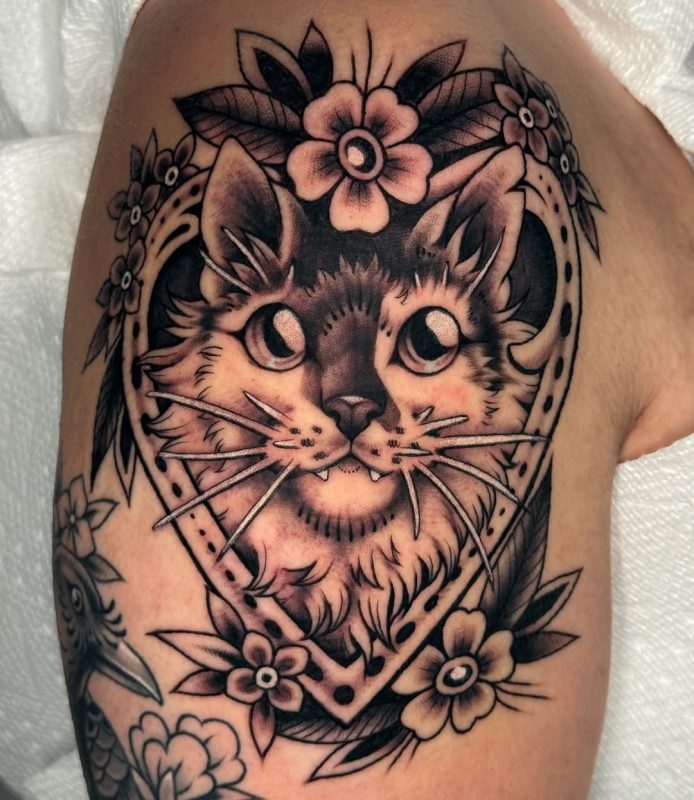 Cat Heart Frame