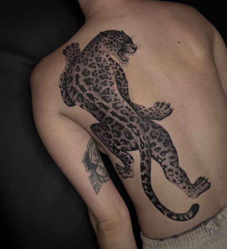 Leaping Leopard