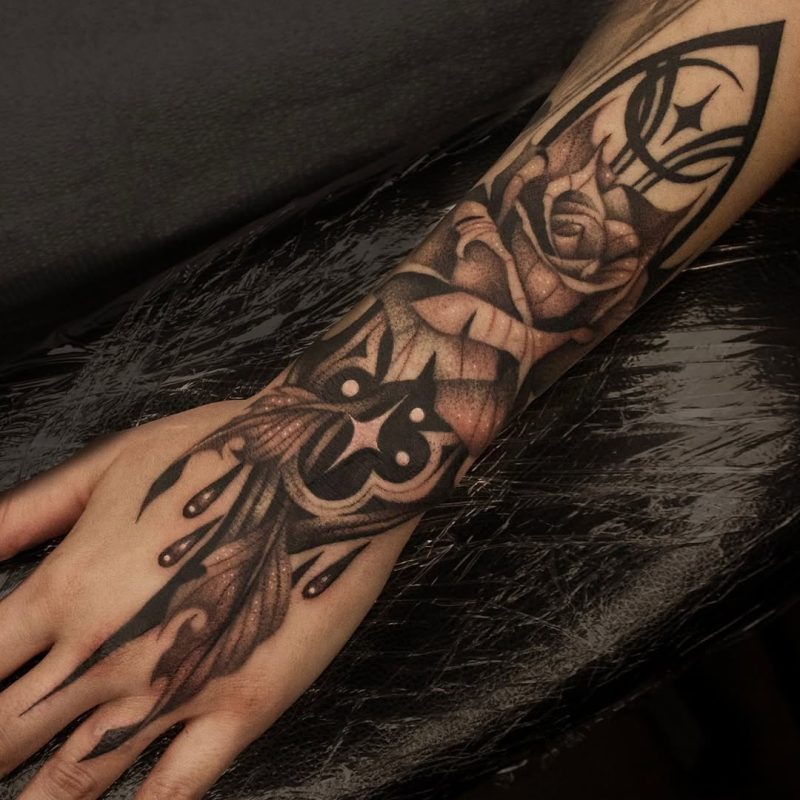 Black Gray Rose