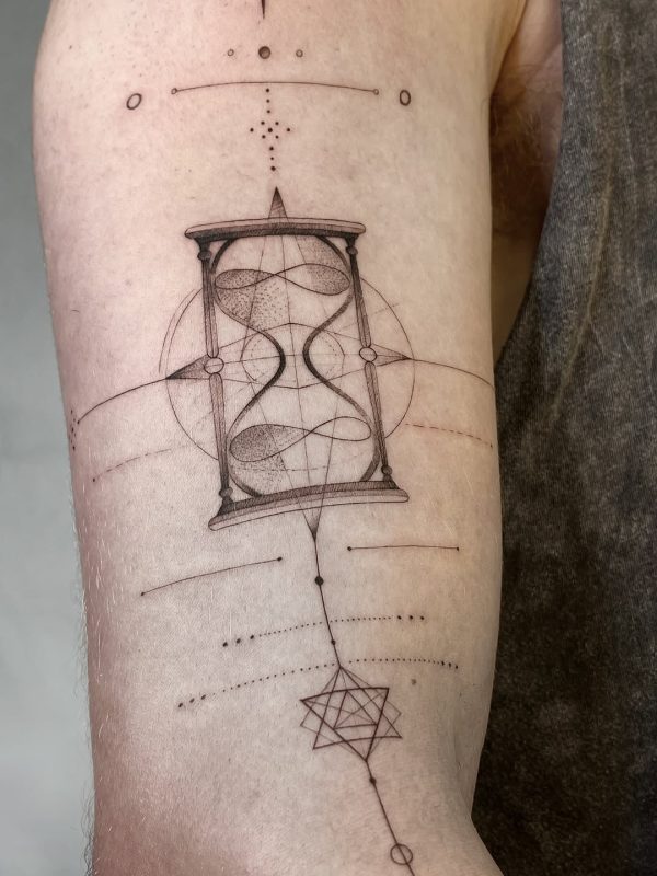 Geometric Hourglass