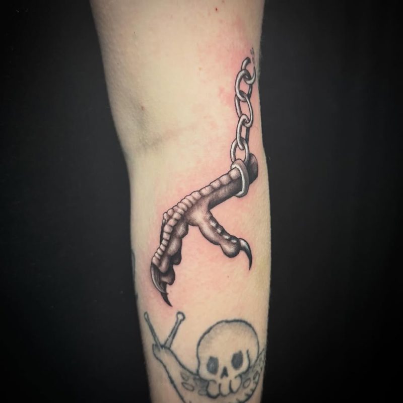 Claw Chain