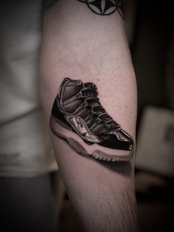 Sneaker Realism