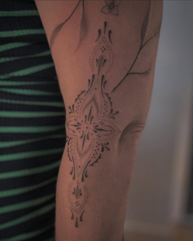 Dotwork Elbow Design