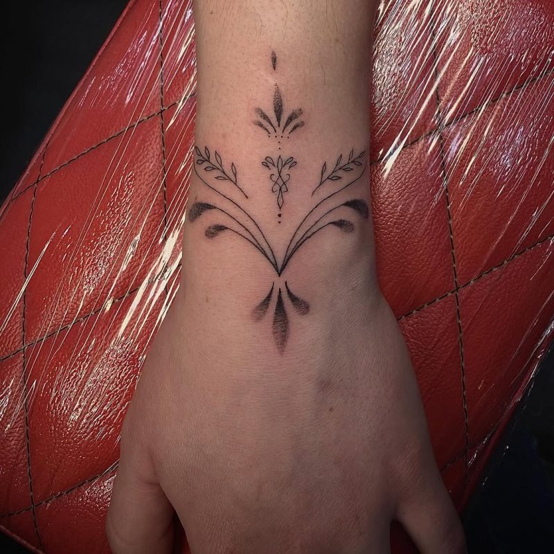 Delicate Wrist Ornament