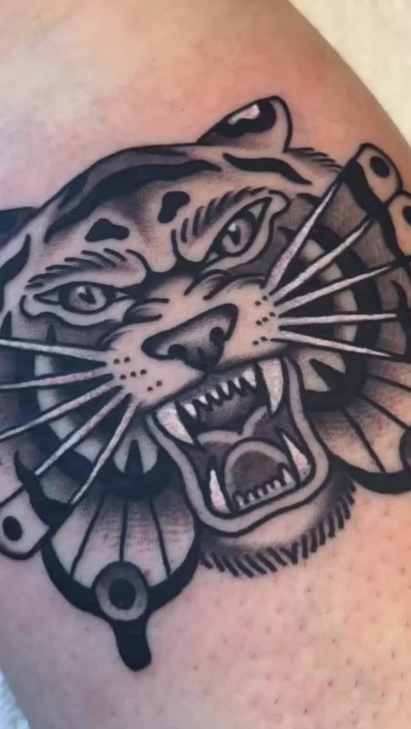 Roaring Tiger
