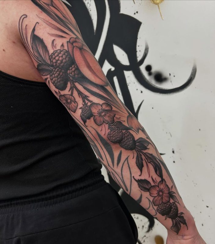 Floral Blackberry Sleeve