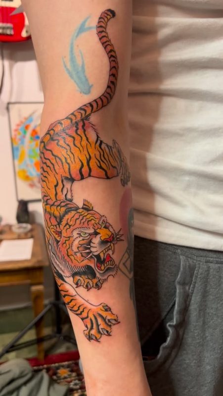 Roaring Tiger